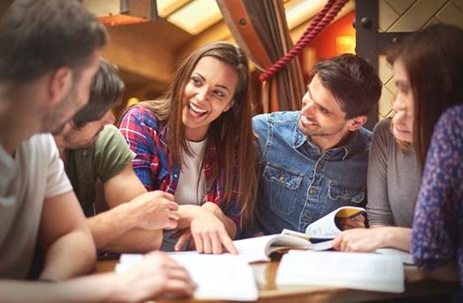 5 Reasons to Take a TEFL Course Right Now to Teach in Spain